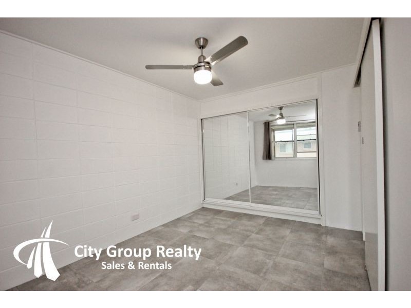 286 The Esplanade, Miami QLD 4220