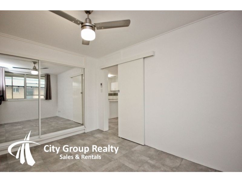 286 The Esplanade, Miami QLD 4220