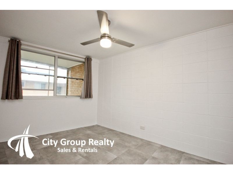 286 The Esplanade, Miami QLD 4220