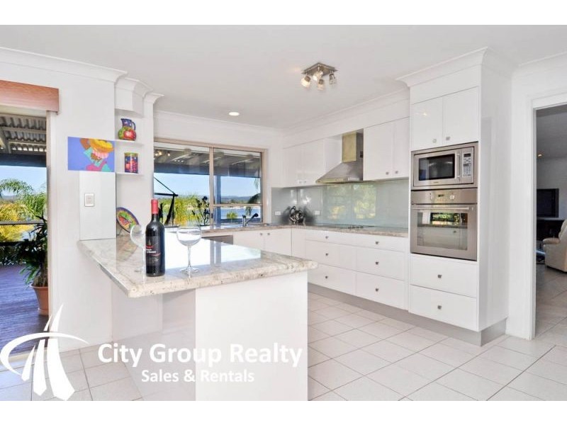 26 Auk Avenue, Burleigh Waters QLD 4220