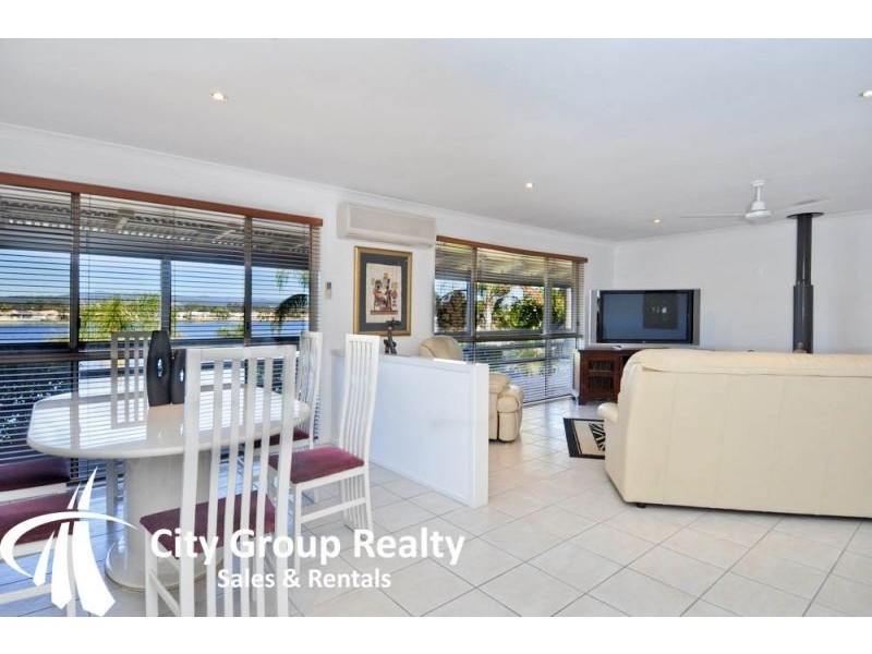 26 Auk Avenue, Burleigh Waters QLD 4220