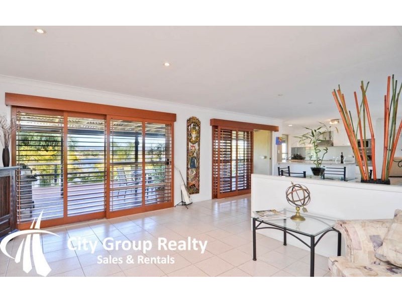 26 Auk Avenue, Burleigh Waters QLD 4220