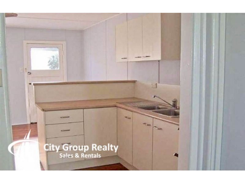 2/82 EUGAREE STREET, Southport QLD 4215