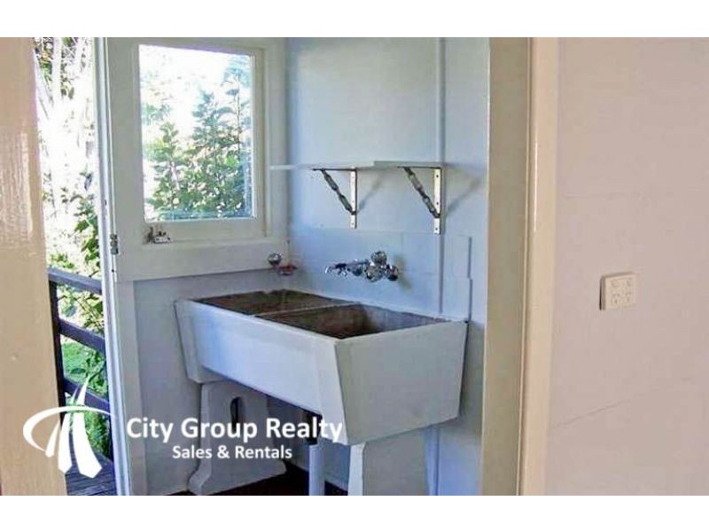 2/82 EUGAREE STREET, Southport QLD 4215