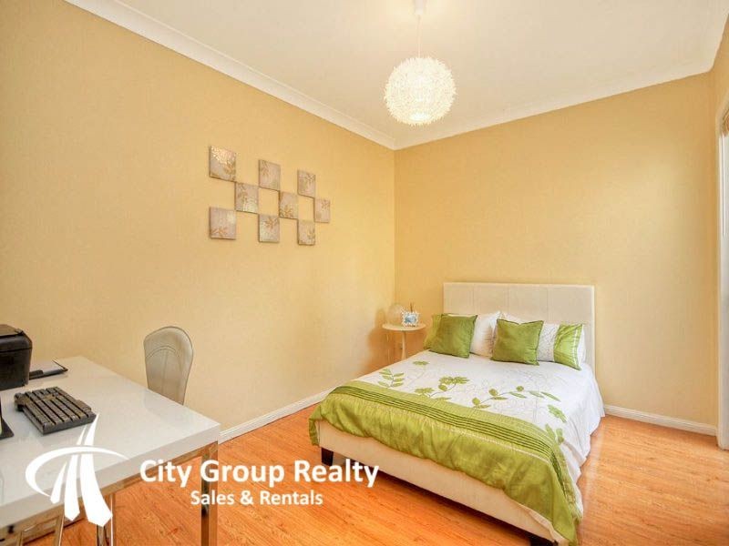 8 Redbud Lane, Robina QLD 4226