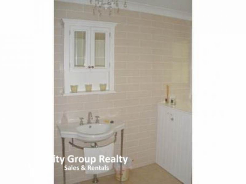 Old Burleigh Road, Broadbeach QLD 4218