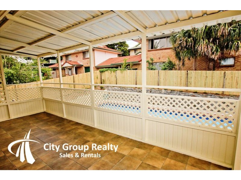 61 Eugaree Street, Southport QLD 4215