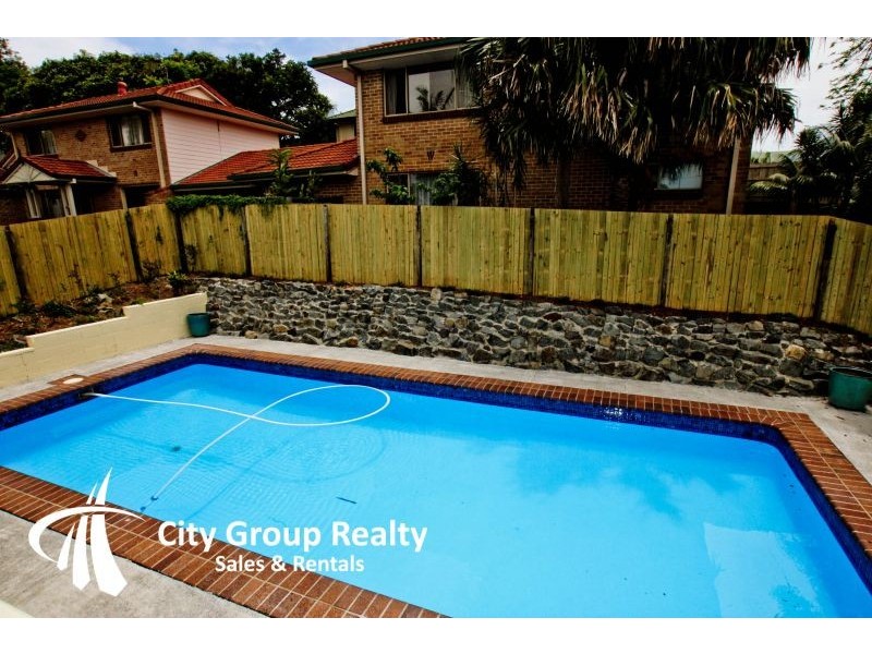 61 Eugaree Street, Southport QLD 4215