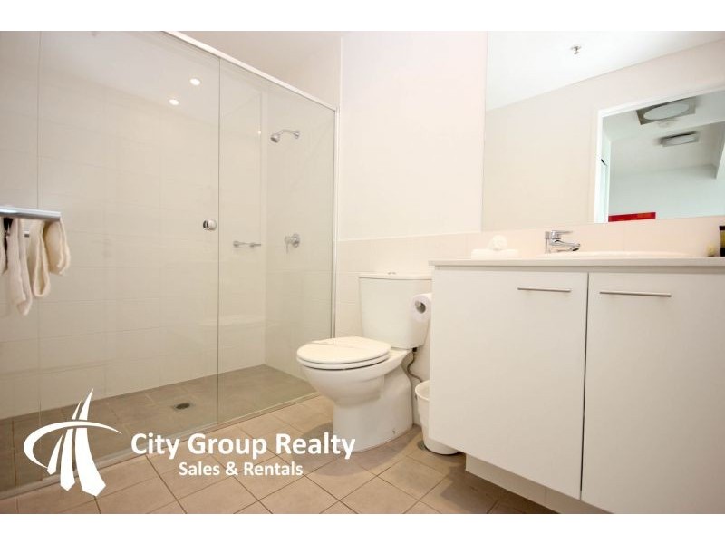 2604 T E Peters Drive, Broadbeach Waters QLD 4218