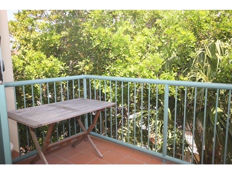 25 140 Marine Parade, Southport QLD 4215