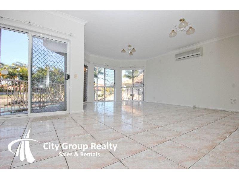 10 Wollundry Place, Mermaid Waters QLD 4218