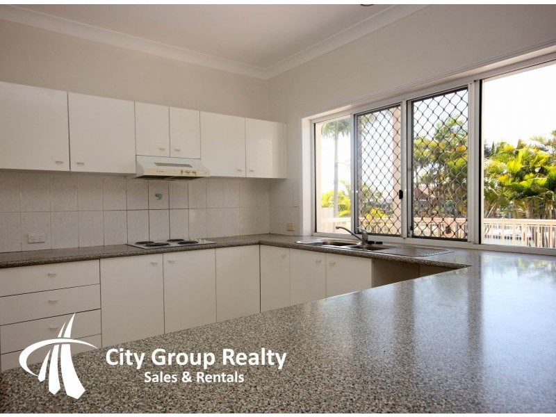 10 Wollundry Place, Mermaid Waters QLD 4218