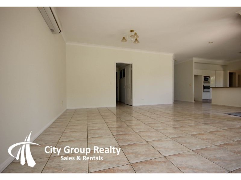 10 Wollundry Place, Mermaid Waters QLD 4218