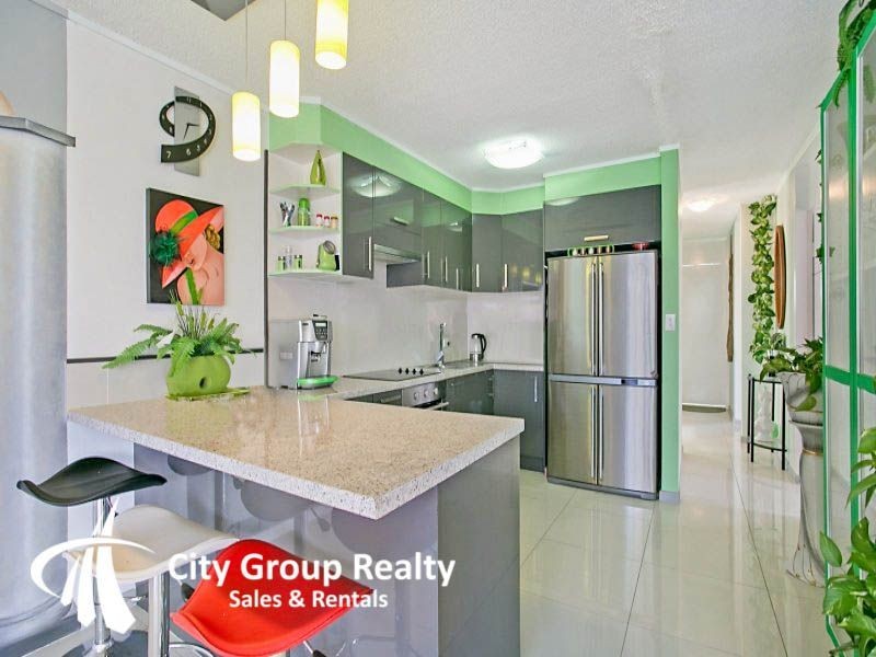 12 Linden Court 21 Armrick Avenue, Broadbeach QLD 4218