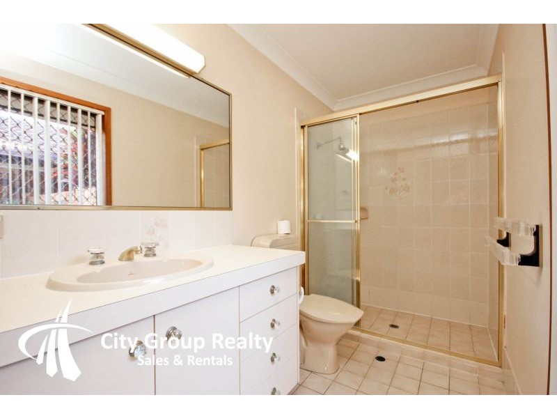 8 Wistaria Avenue, Southport QLD 4215