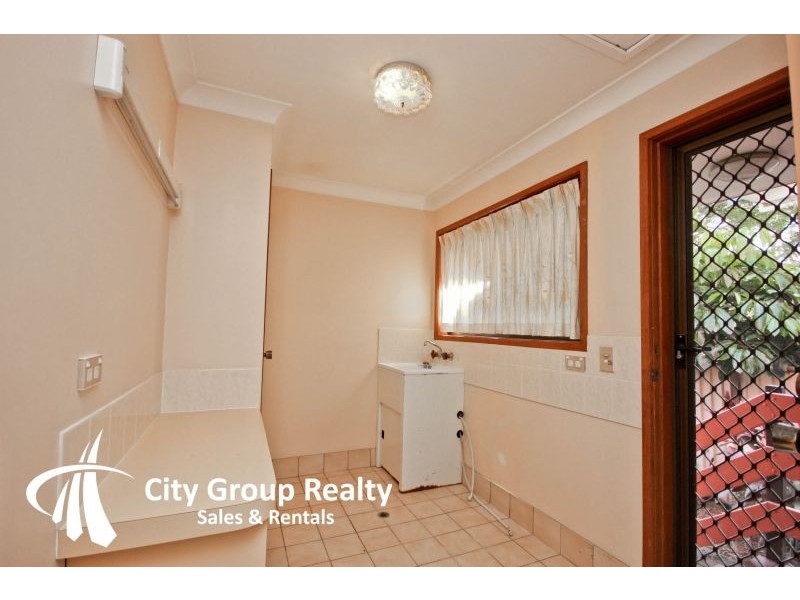 8 Wistaria Avenue, Southport QLD 4215