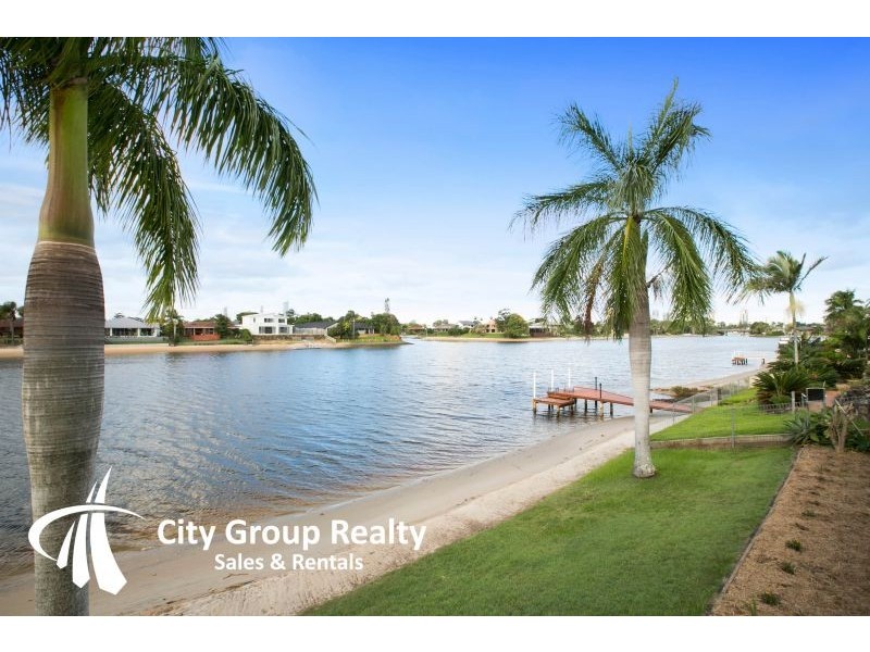 52 Waitomo Street, Broadbeach Waters QLD 4218