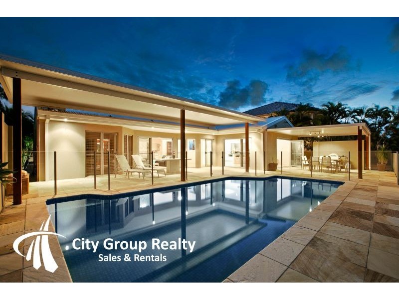 52 Waitomo Street, Broadbeach Waters QLD 4218