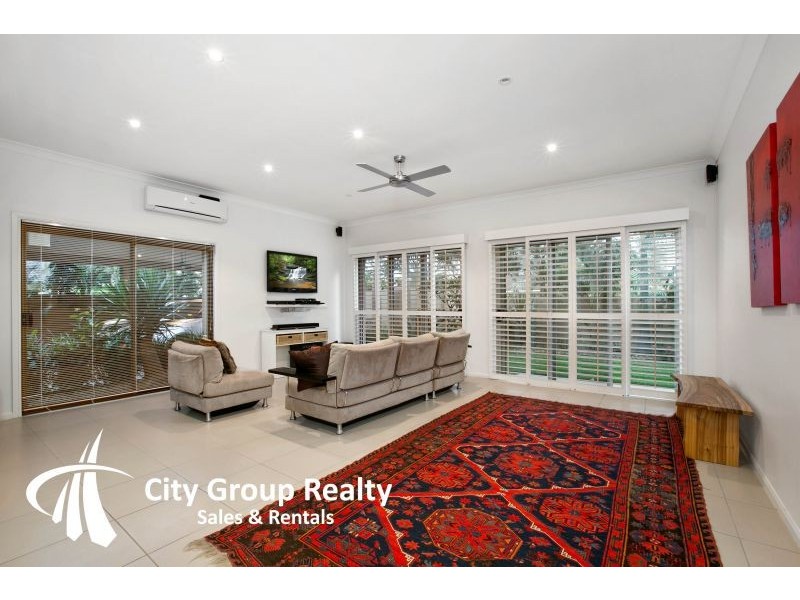 52 Waitomo Street, Broadbeach Waters QLD 4218