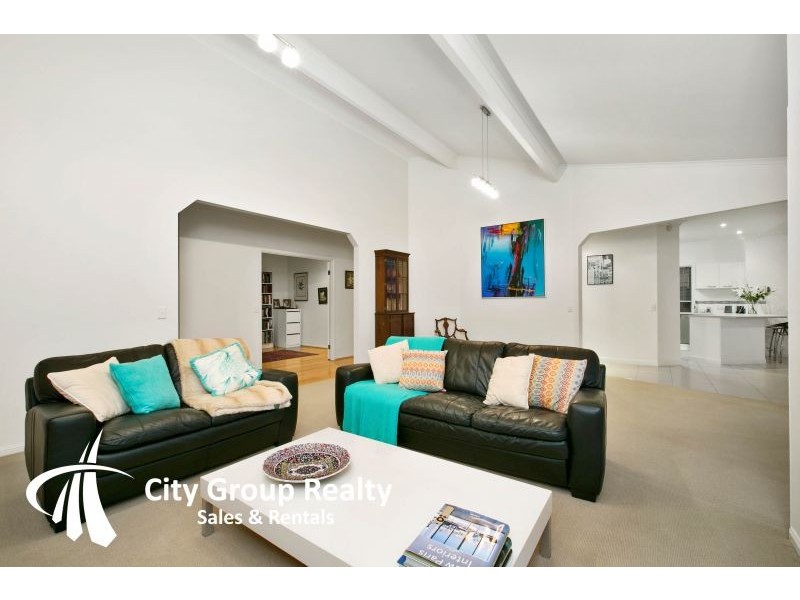 52 Waitomo Street, Broadbeach Waters QLD 4218