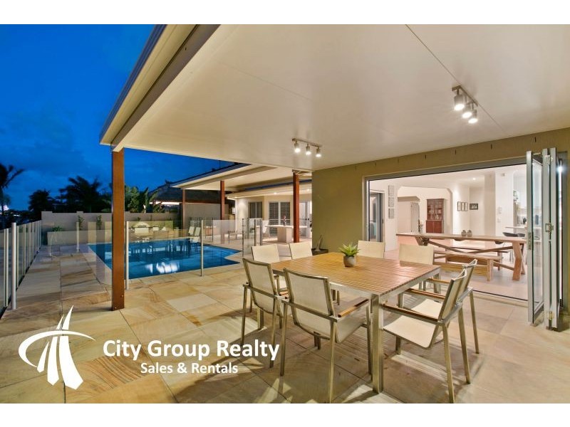 52 Waitomo Street, Broadbeach Waters QLD 4218