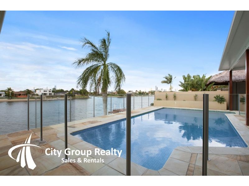 52 Waitomo Street, Broadbeach Waters QLD 4218
