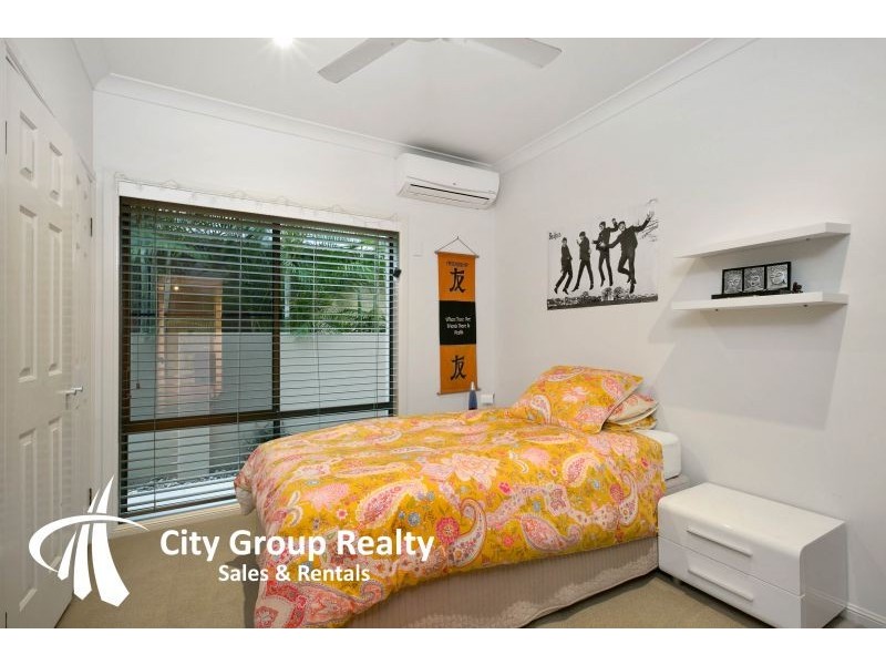 52 Waitomo Street, Broadbeach Waters QLD 4218