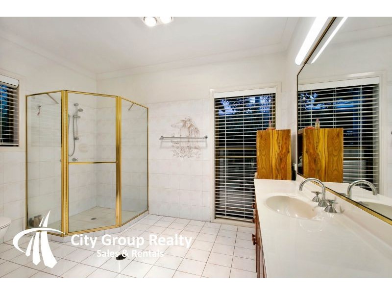 52 Waitomo Street, Broadbeach Waters QLD 4218