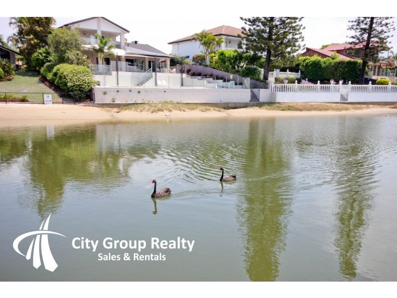 12 Argyle Crescent, Bundall QLD 4217