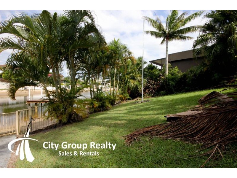 12 Argyle Crescent, Bundall QLD 4217