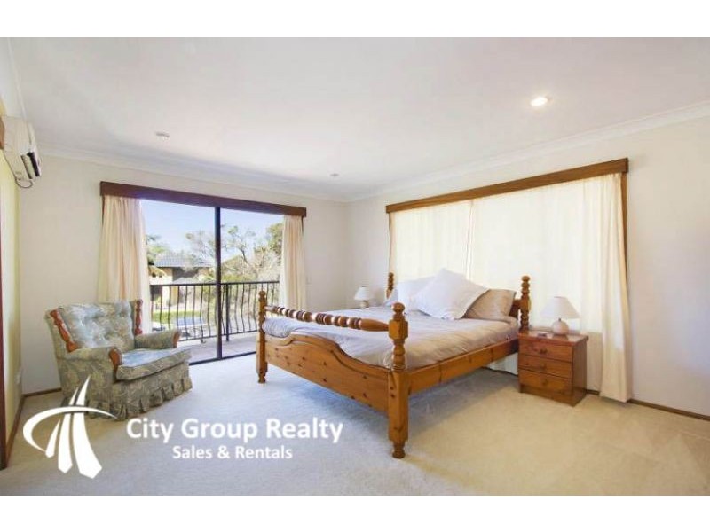 3 Witt Avenue, Carrara QLD 4211