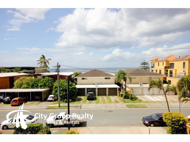 2 Fraser Avenue, Miami QLD 4220