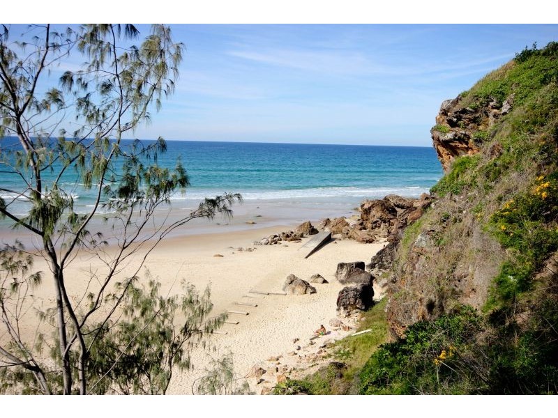 2 Fraser Avenue, Miami QLD 4220