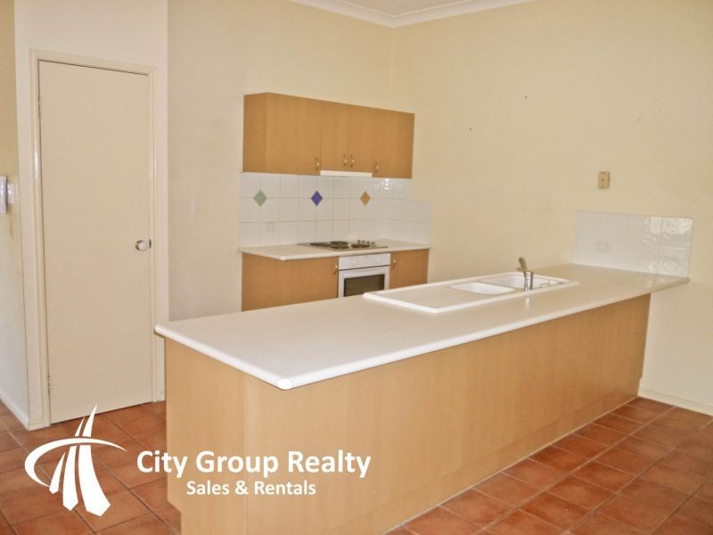 1 Yarraville Street, Robina QLD 4226