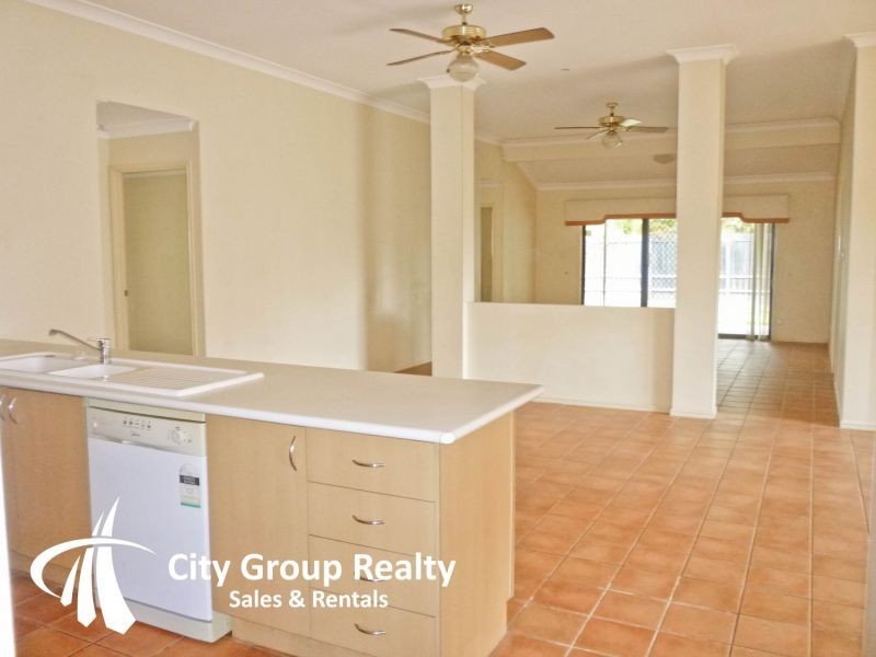 1 Yarraville Street, Robina QLD 4226