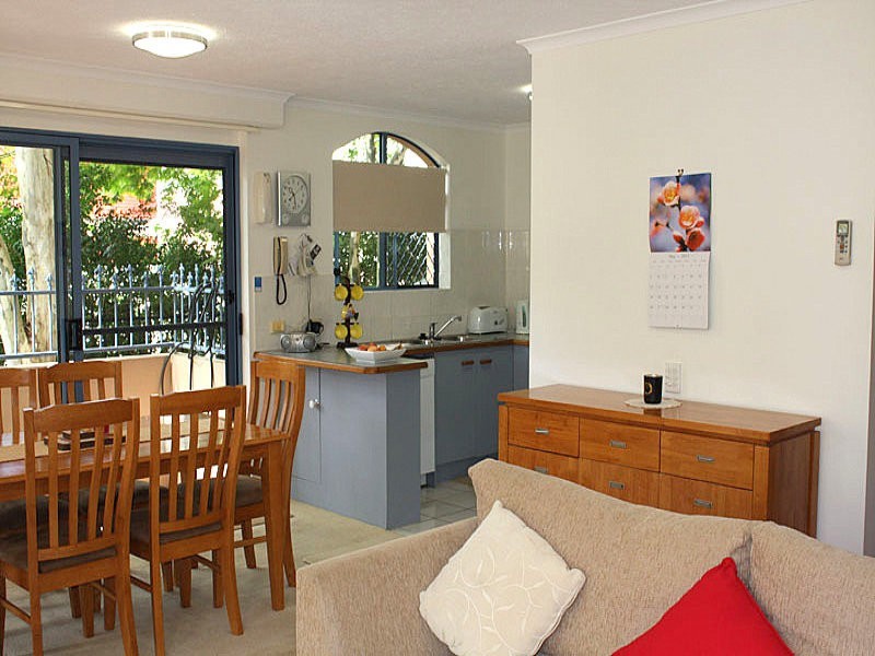 6/4-10 Monte Carlo Avenue, Surfers Paradise QLD 4217