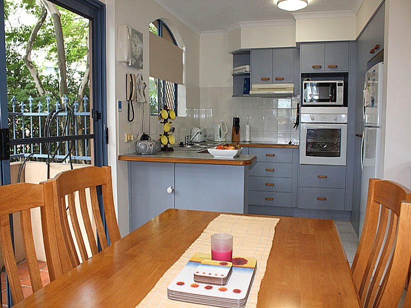 6/4-10 Monte Carlo Avenue, Surfers Paradise QLD 4217