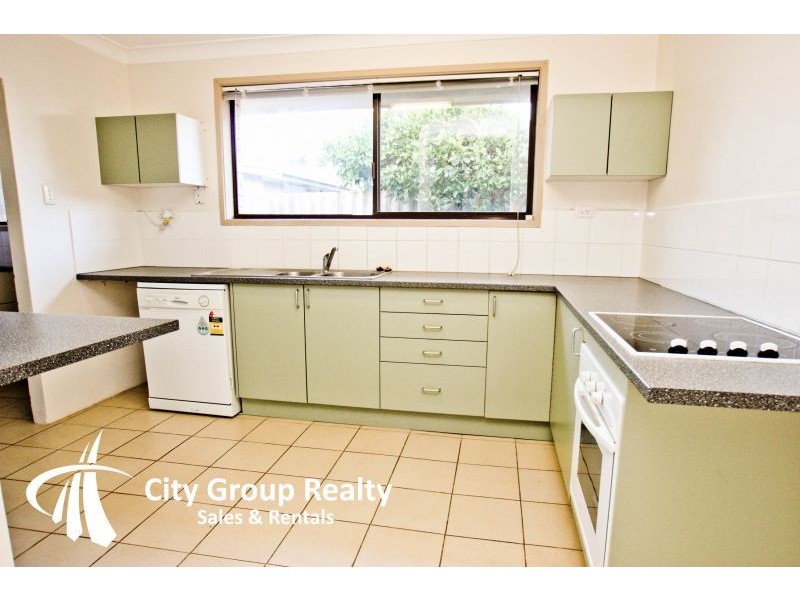 2/3 Crisp Court, Miami QLD 4220