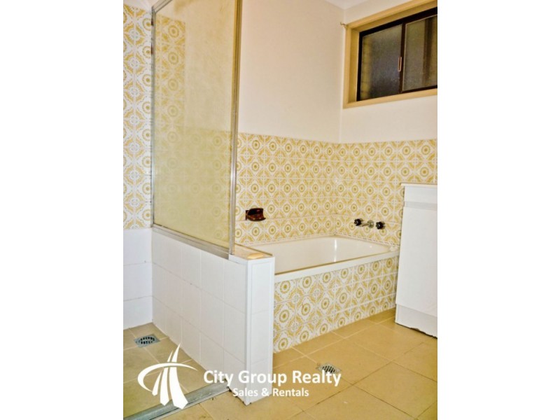 2/3 Crisp Court, Miami QLD 4220