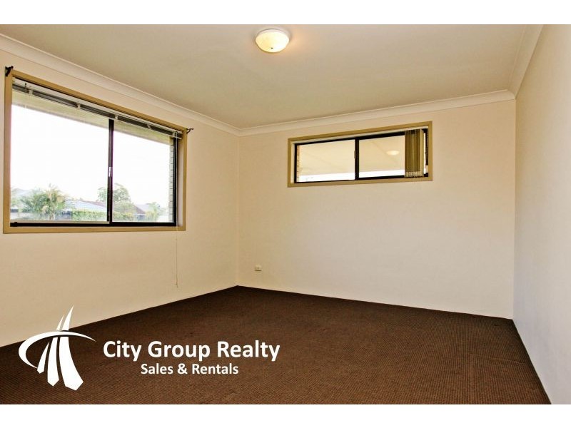 2/3 Crisp Court, Miami QLD 4220