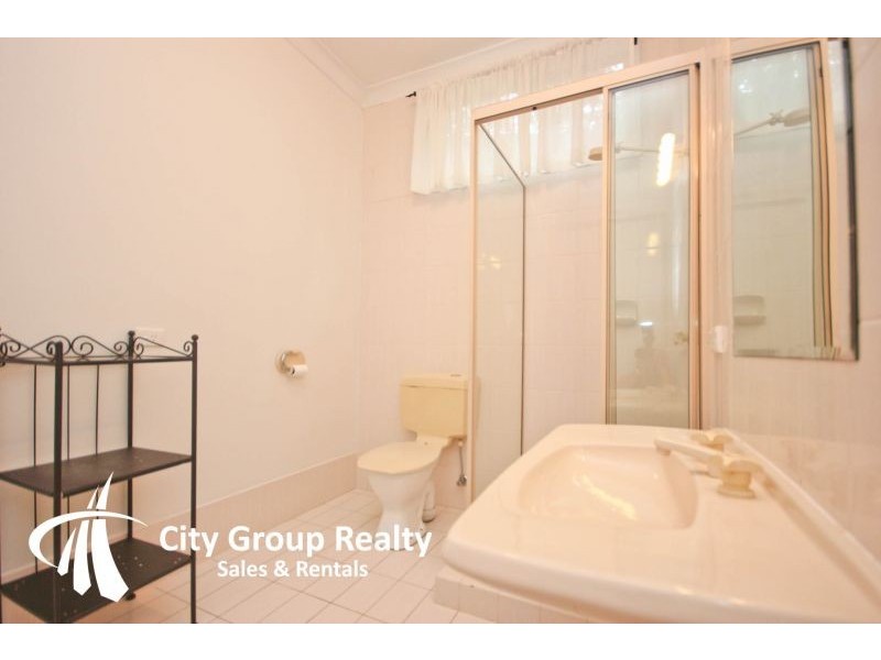 31 Wallabah Drive, Ashmore QLD 4214