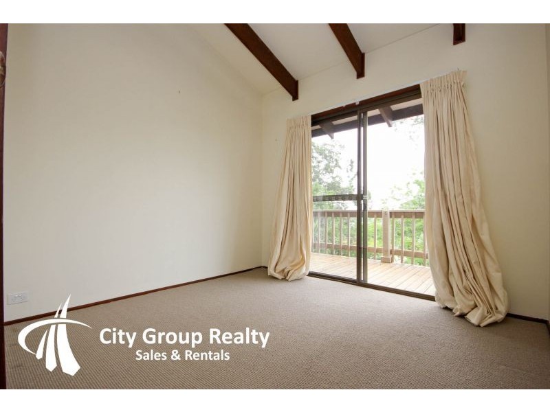 31 Wallabah Drive, Ashmore QLD 4214