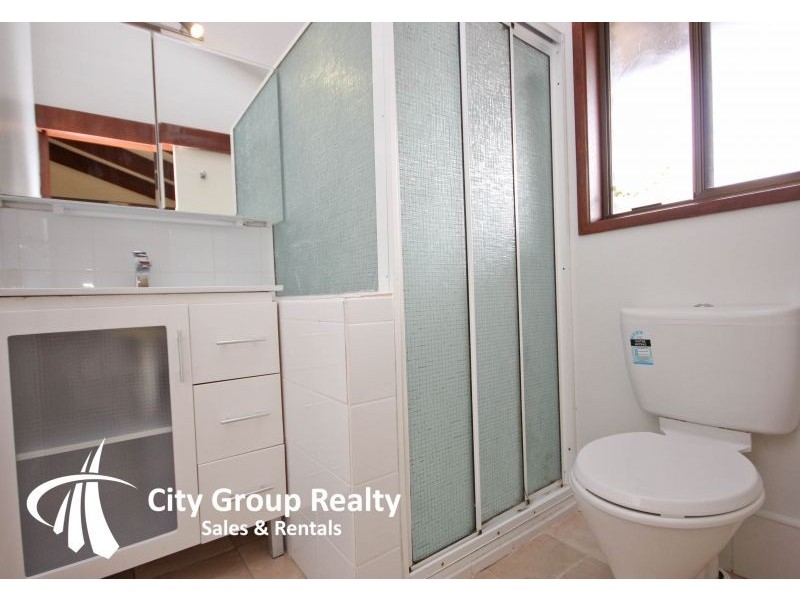 31 Wallabah Drive, Ashmore QLD 4214