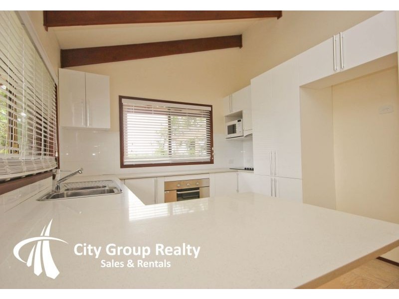 31 Wallabah Drive, Ashmore QLD 4214