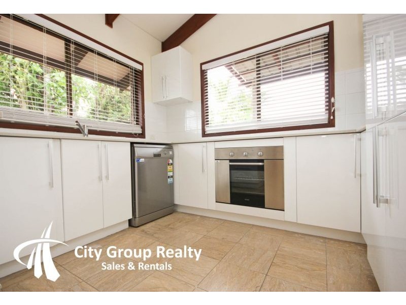 31 Wallabah Drive, Ashmore QLD 4214