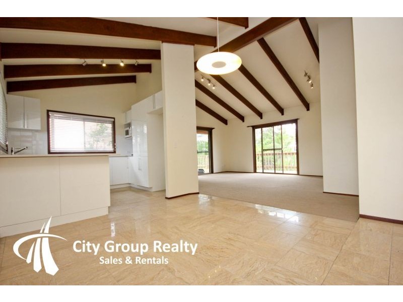 31 Wallabah Drive, Ashmore QLD 4214