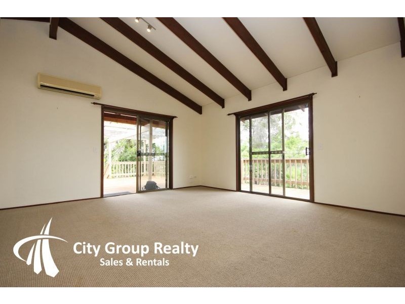 31 Wallabah Drive, Ashmore QLD 4214