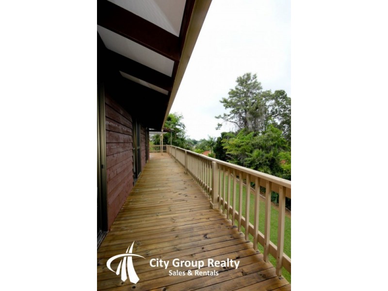 31 Wallabah Drive, Ashmore QLD 4214