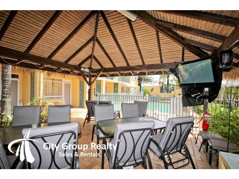 8/3 Redondo Avenue, Miami QLD 4220