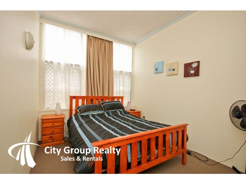 8/3 Redondo Avenue, Miami QLD 4220